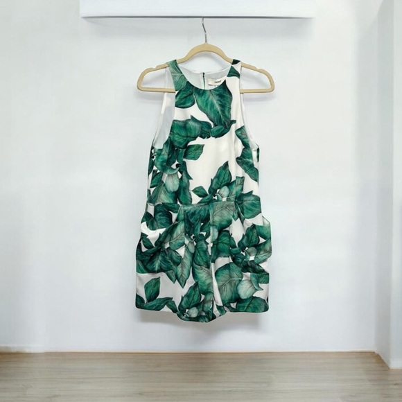 cameo Pants - Cameo Collective Palm Leaf Romper XS – Tropical Green Print NWT